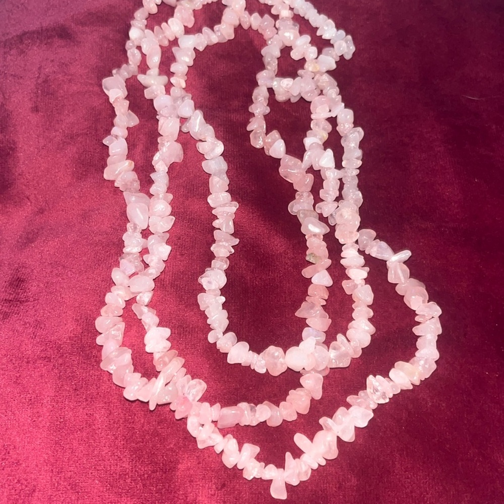 Nwt 350ctw. Gallica rose guartz necklace
